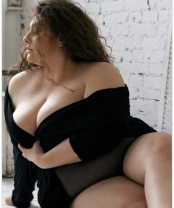 Живу в Москве, и всегда готова подарить тебе незабываемые моменты наслаждения и расслабления.
🌟 У меня есть опыт, я знаю, как доставить удовольствие и расслабить тебя с помощью моего массажа и других незабываемых умений. Я внимательна и заботлива, всегда стараюсь подстроиться под все твои желания и фантазии.
💋 Фото в профиле настоящие, без ретуши, чтобы ты точно знал, кого ожидаешь. У меня длинные ноги, гладкая кожа и привлекательная внешность.
💌 Не сомневайся в моих возможностях, поэтому есть отзывы, которые говорят обо мне лучше, чем любое описание. Я гарантирую полную конфиденциальность и безопасность нашей встречи. Ты заслуживаешь только лучшего, давай создадим вместе незабываемые воспоминания. Жду тебя! 😘 10444, 42 года